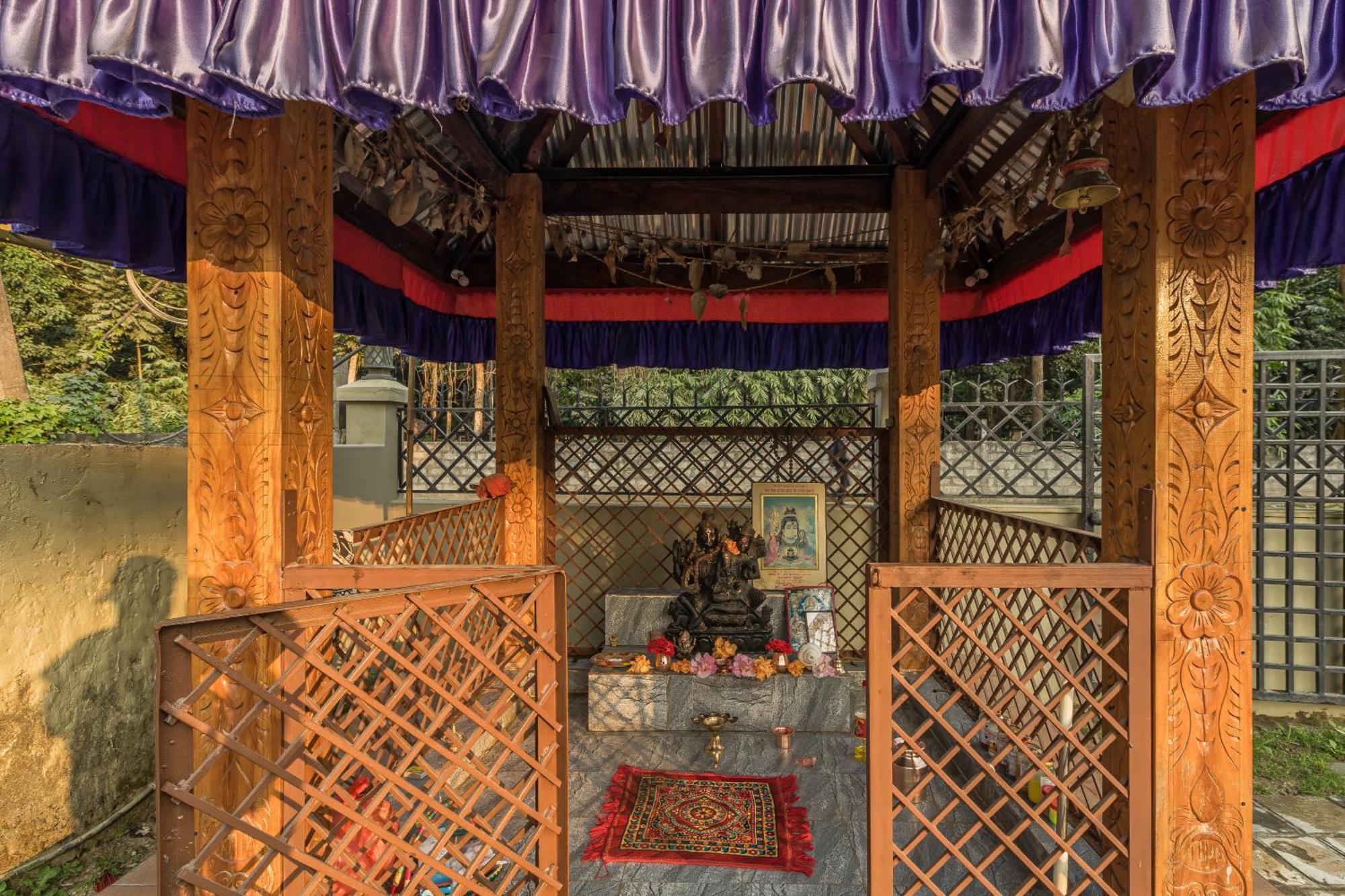 Hotel Riverside With Swimming Pool Sauraha Exterior foto